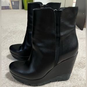 Classic and simple black platform wedge boots size 39